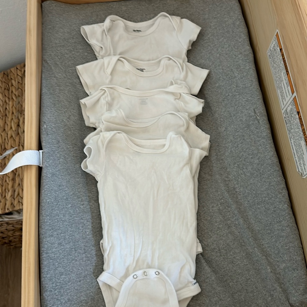 5 pack gerber tee shirt onsie